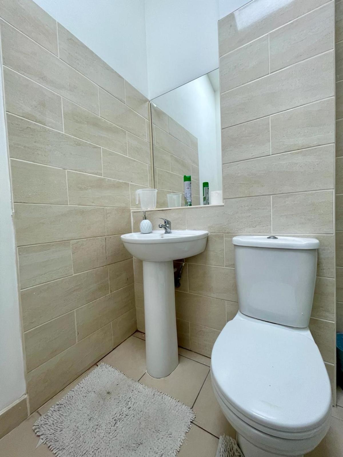 Homestays-Close To Coventry City And University I Free Parking I Wi-Fi Eksteriør bilde