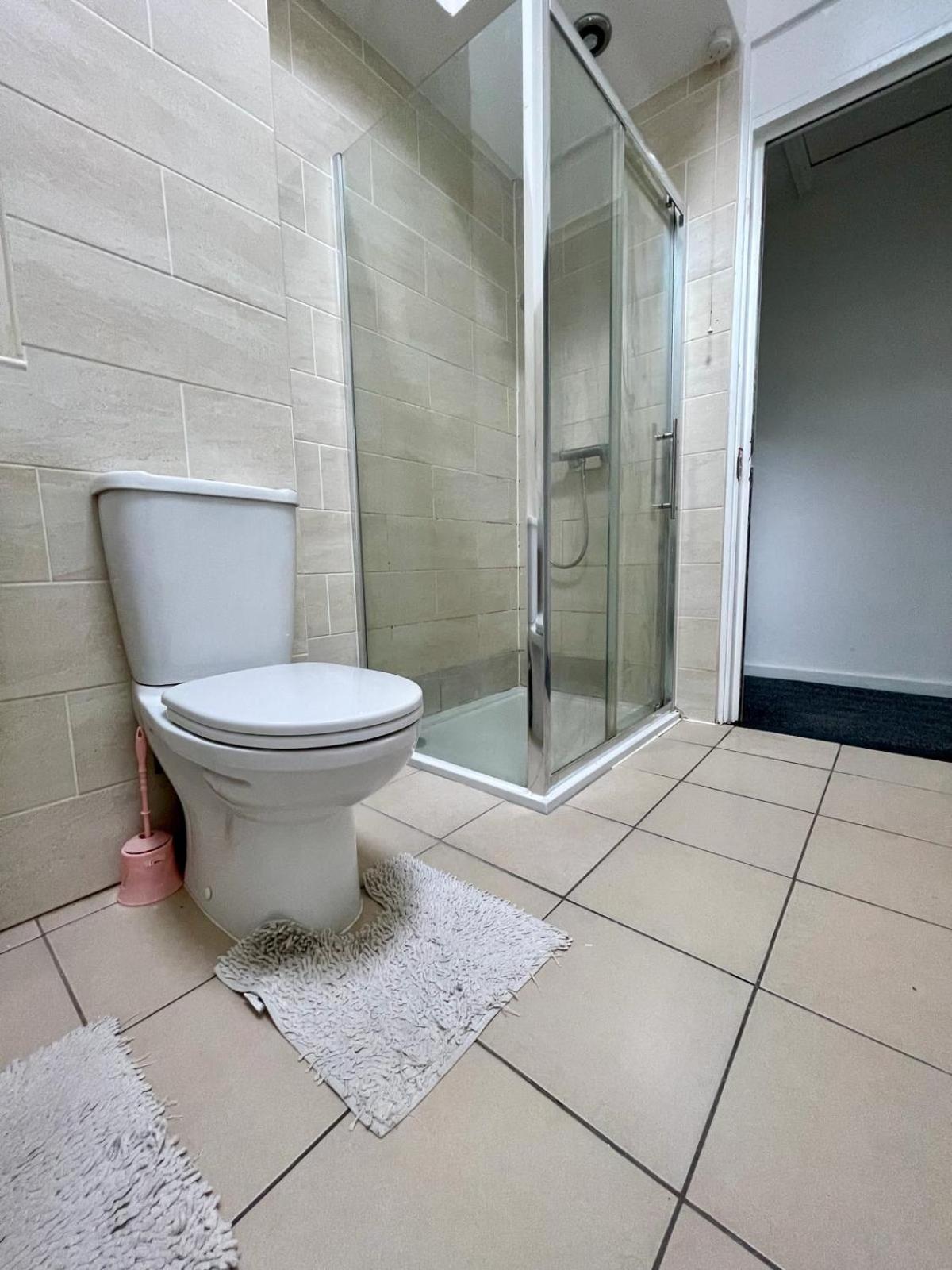 Homestays-Close To Coventry City And University I Free Parking I Wi-Fi Eksteriør bilde