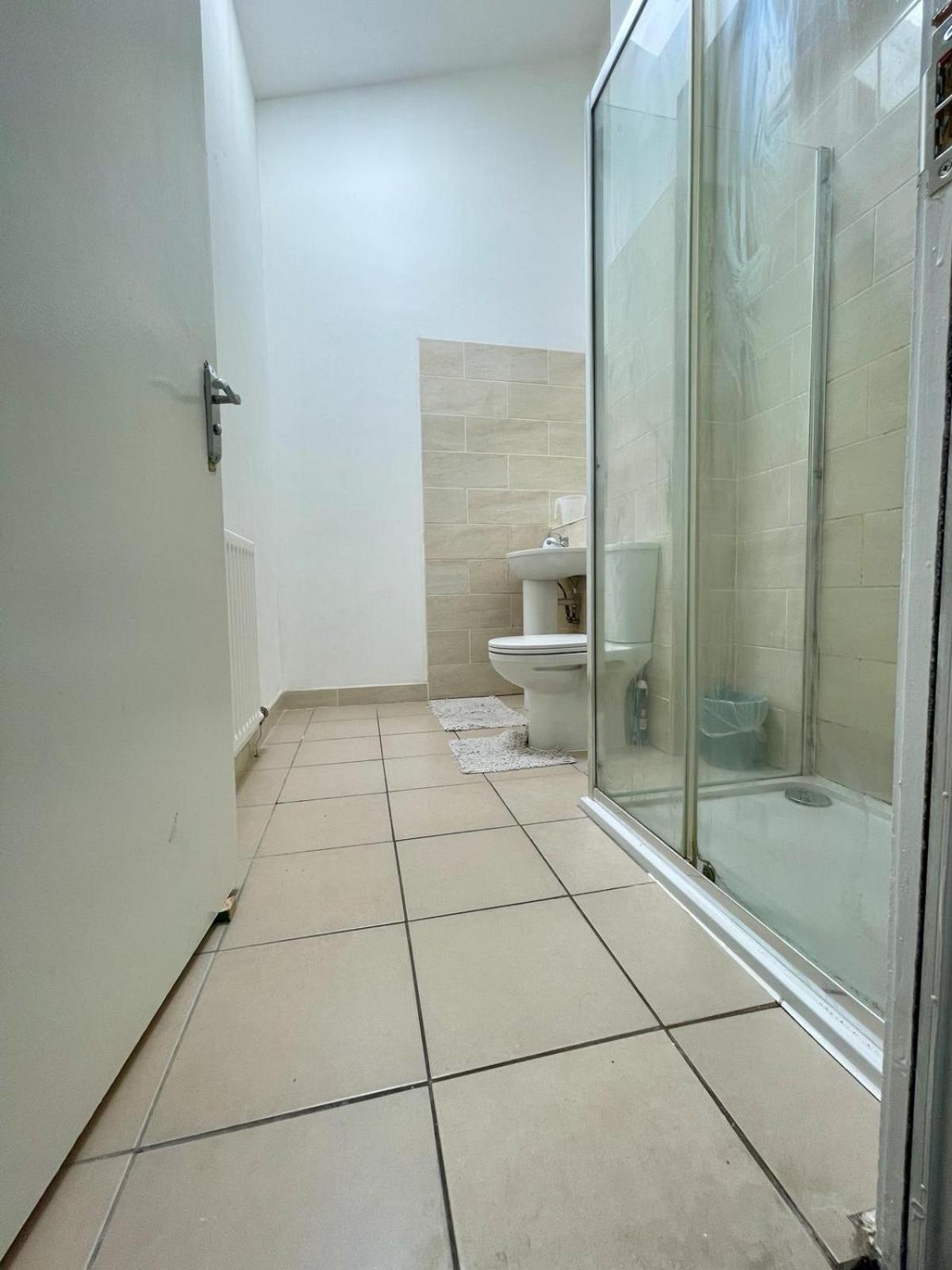 Homestays-Close To Coventry City And University I Free Parking I Wi-Fi Eksteriør bilde